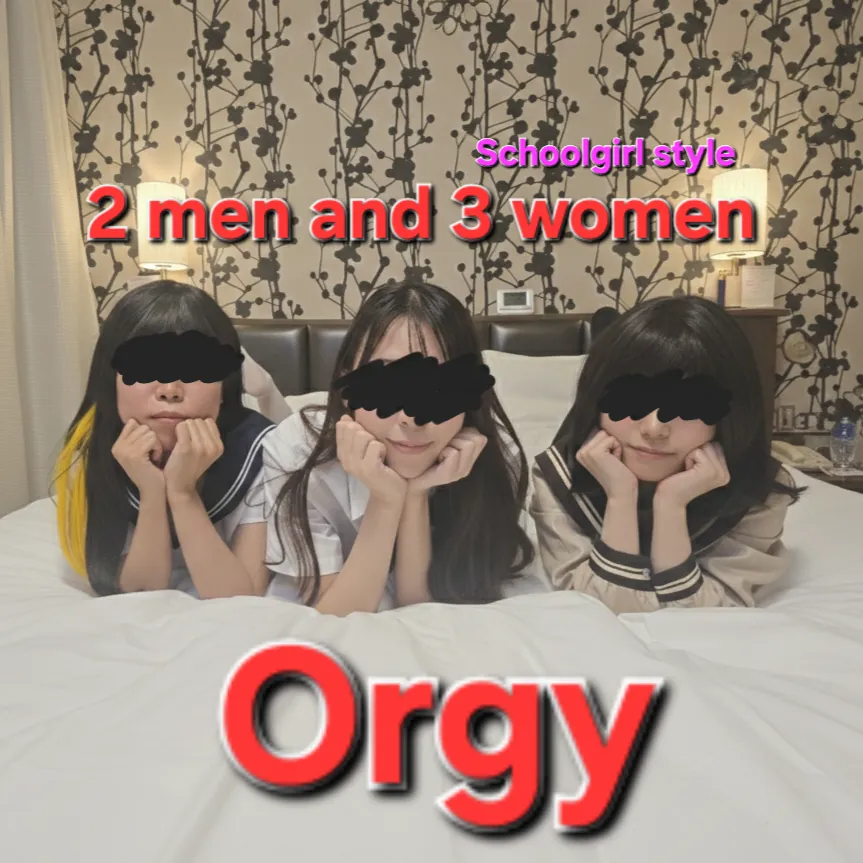 あさひhttps://x.com/yotsuba_asahi
けいさなhttps://x.com/kei_sana_
コラボです！

ホテルのベッドの上、制服姿のあさひ、さな、りおの3名が2人の男性と交わる、濃密な5P乱交。
言葉もなく互いの体温を確かめ合う深いキスに加え、少女同士が絡み合うレズキスも交えながら、5人の肉体は隙間なく溶け合っていきます。ベッドの上で折り重なるように背後から突き上げられるバック、そして正面から肌をぶつけ合う正常位へと、密室で加速する欲望。
最後は一切の手加減なく、彼女たちの内側へと一気に解き放たれる中出しフィナーレまでを収録しています。